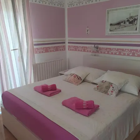 Sara * Novi Vinodolski