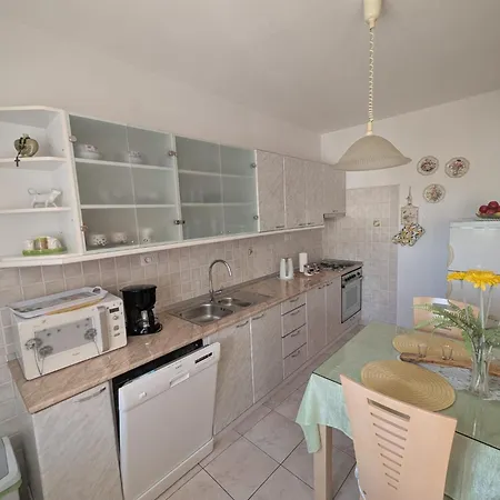 Sara Apartmán